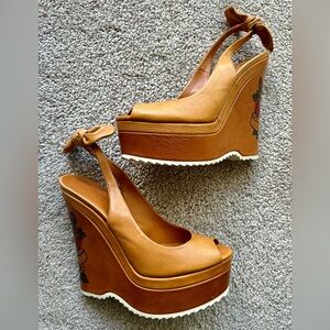 💯 Authentic Gucci Tattoo Heart Platform Shoes - NWOT - Size: 37